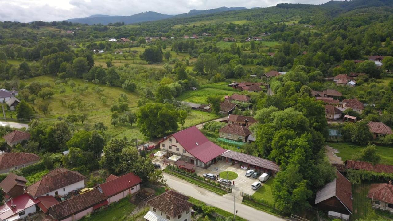 Pensiunea Minodora Polovragi Exterior photo